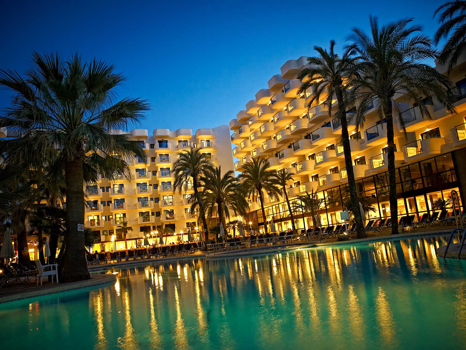 Protur Palmeras Playa Aparthotel in Sa Coma, Majorca - Protur Hotels