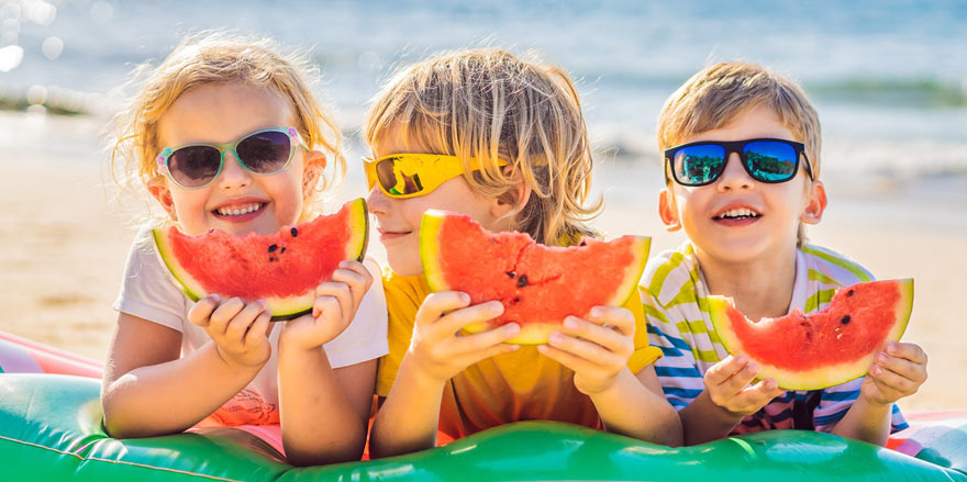 Damit Ihr Urlaubsbudget im Rahmen bleibt, bieten wir in vielen unserer Hotels die Unterkunft für Kinder gratis .