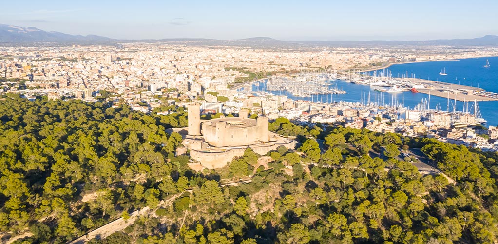 castle-castillo-bellver-in-majorca-at-palma-of-mallorca-2.jpg