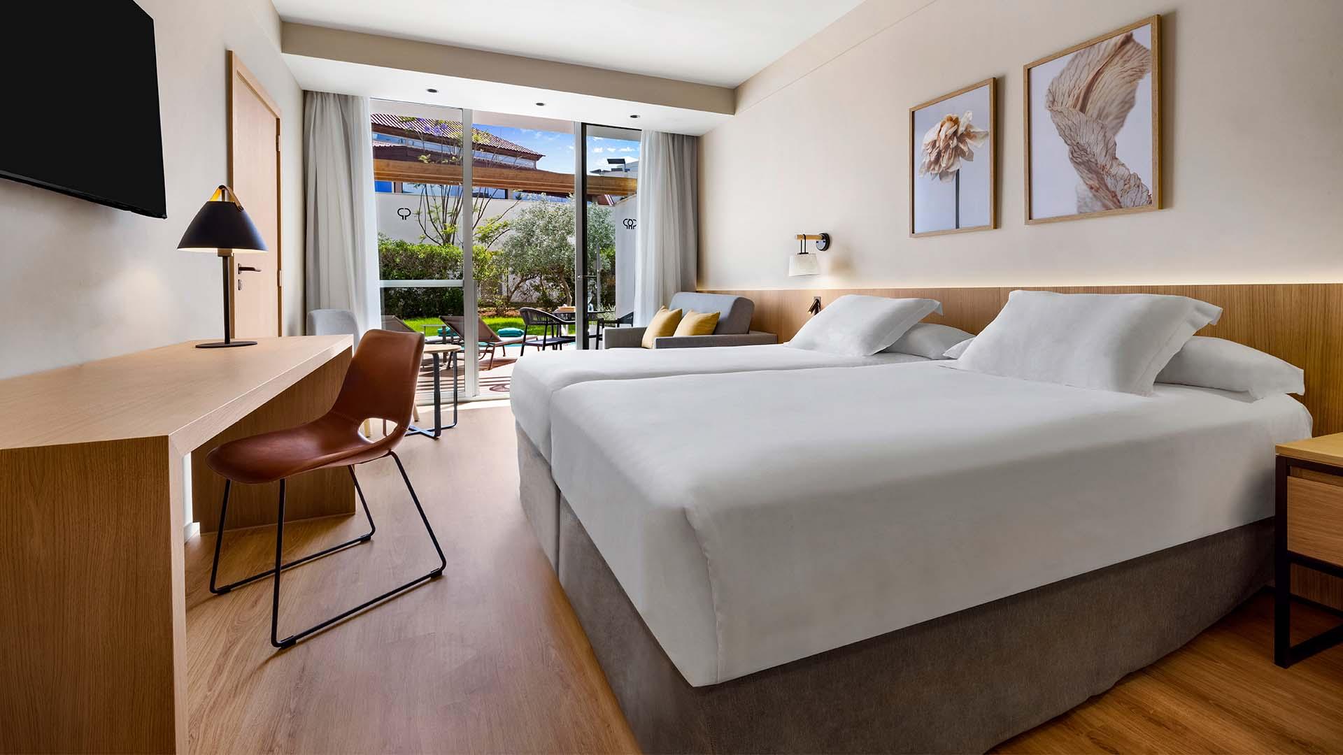 Schlafzimmer Select-Doppelzimmer Swim-up mit privatem Pool