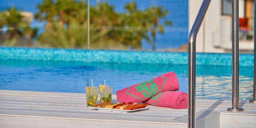 Escápate al Paraíso: Protur Palmeras Playa Hotel