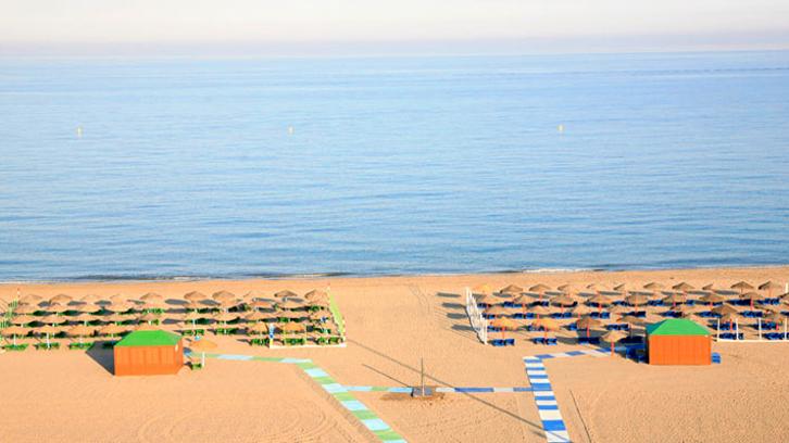 Direct access to the beach