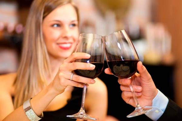 Enjoy a lunchtime menu at the well know Restaurante Son Floriana with starter, main course, dessert & coffee. Drinks are also included.
